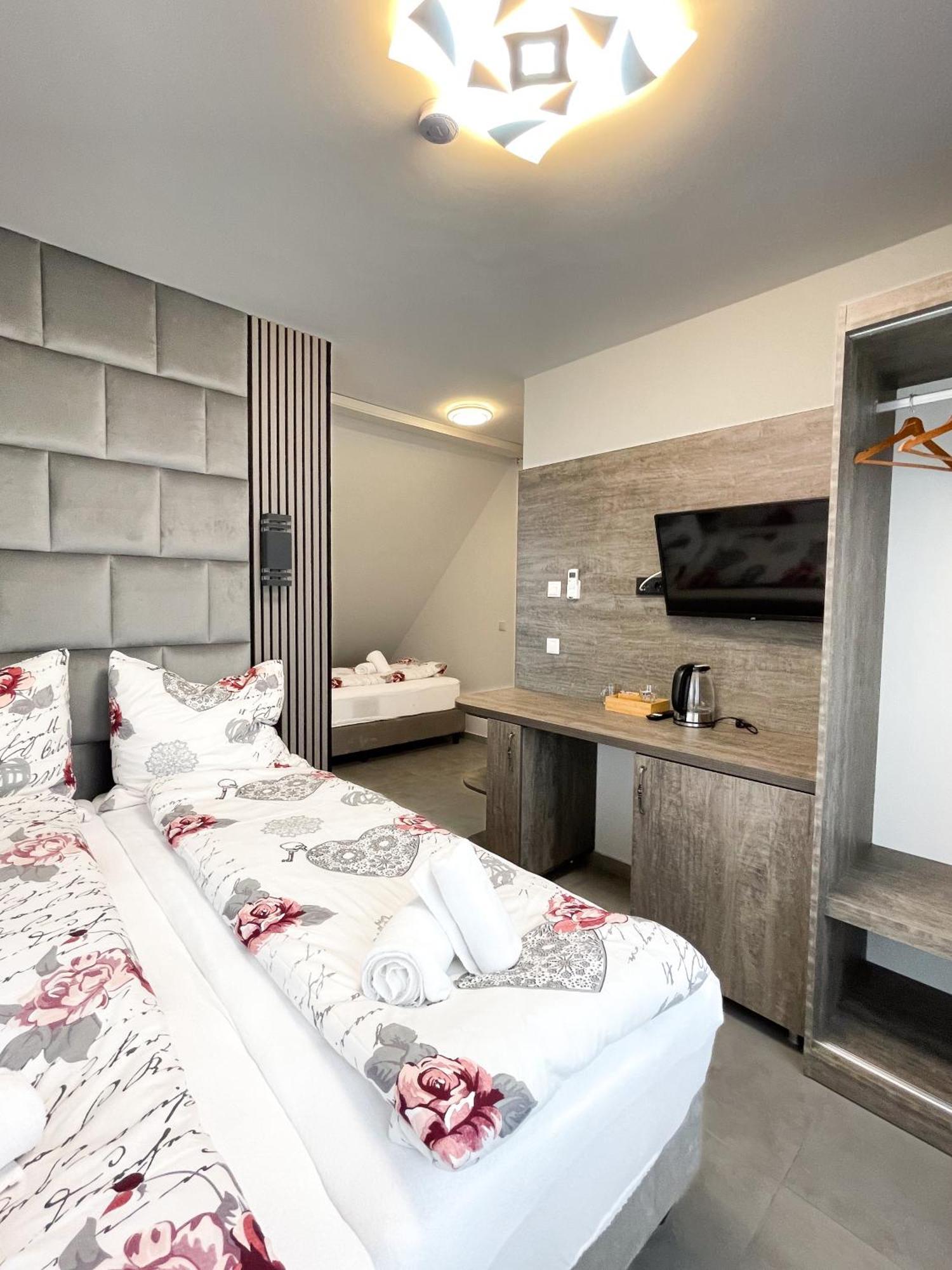 Hotel Loewenstein Lich Εξωτερικό φωτογραφία