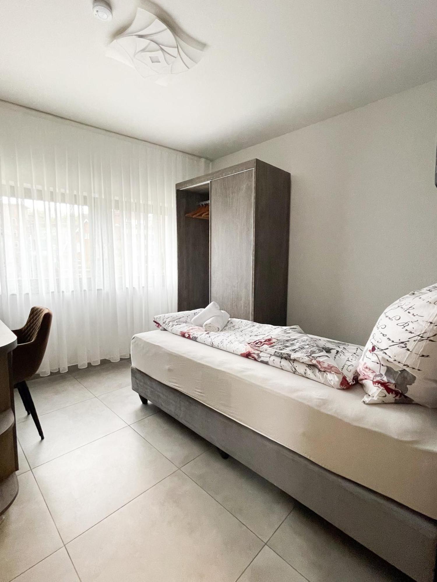 Hotel Loewenstein Lich Εξωτερικό φωτογραφία