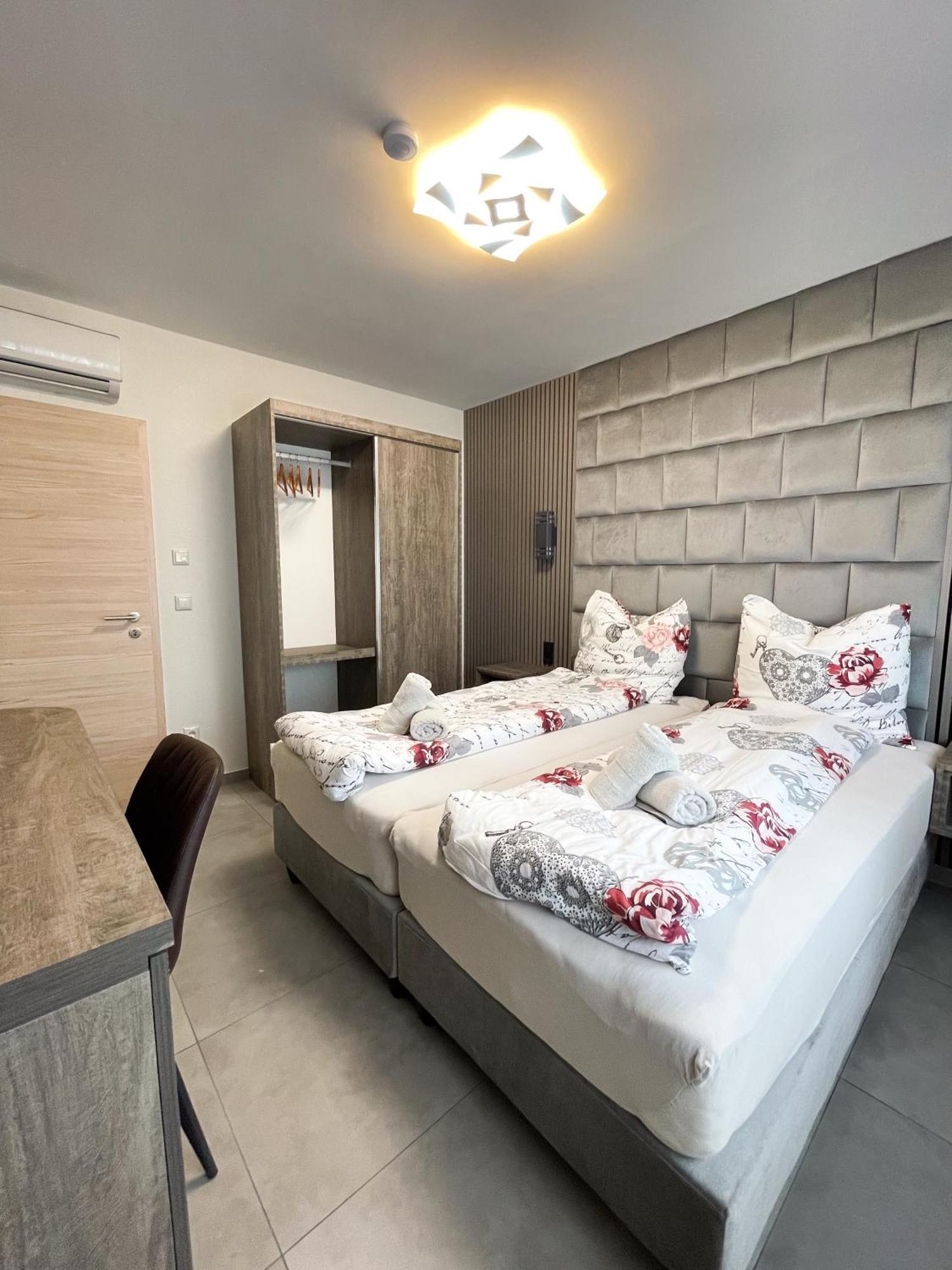 Hotel Loewenstein Lich Εξωτερικό φωτογραφία