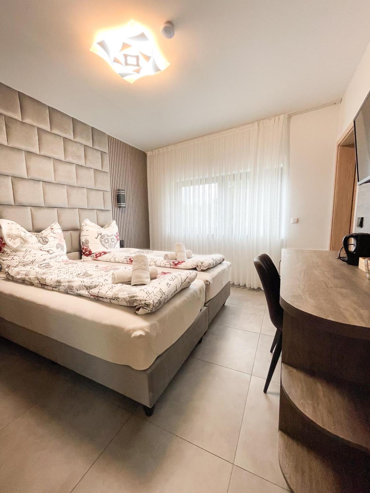 Hotel Loewenstein Lich Εξωτερικό φωτογραφία