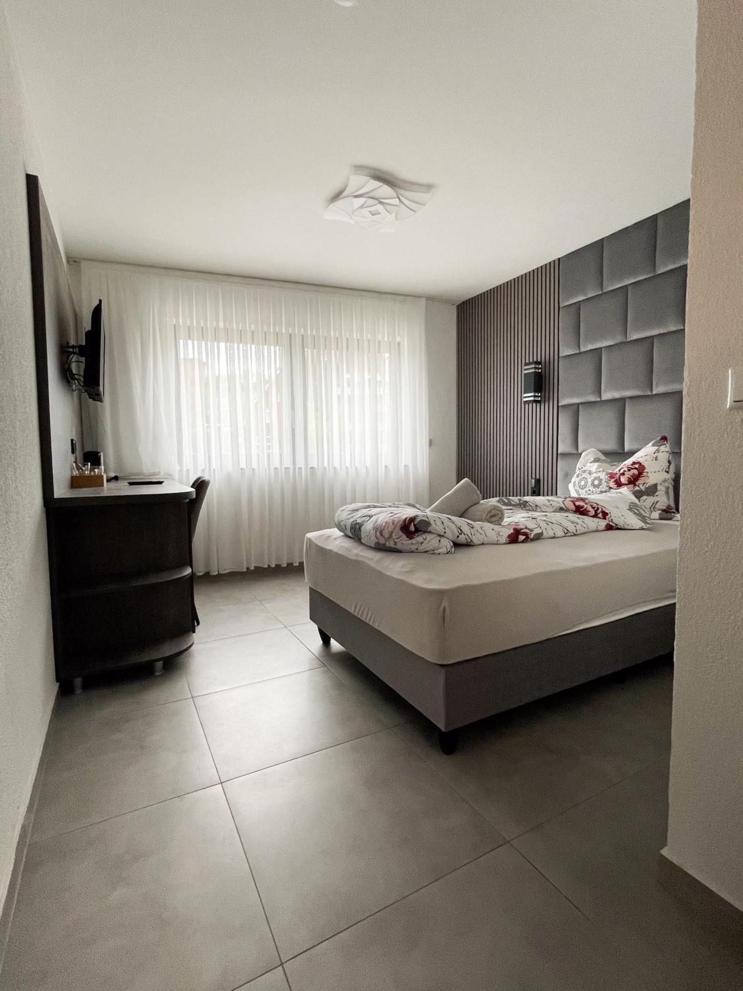 Hotel Loewenstein Lich Εξωτερικό φωτογραφία