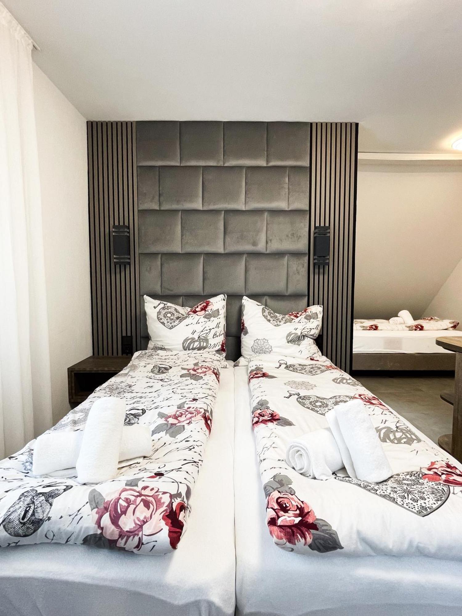 Hotel Loewenstein Lich Εξωτερικό φωτογραφία